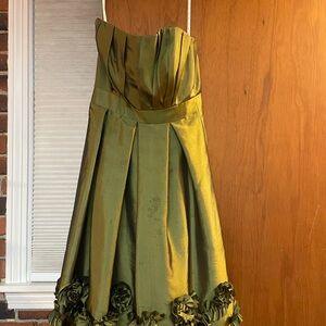 Green bridesmaid dress. Worn once.